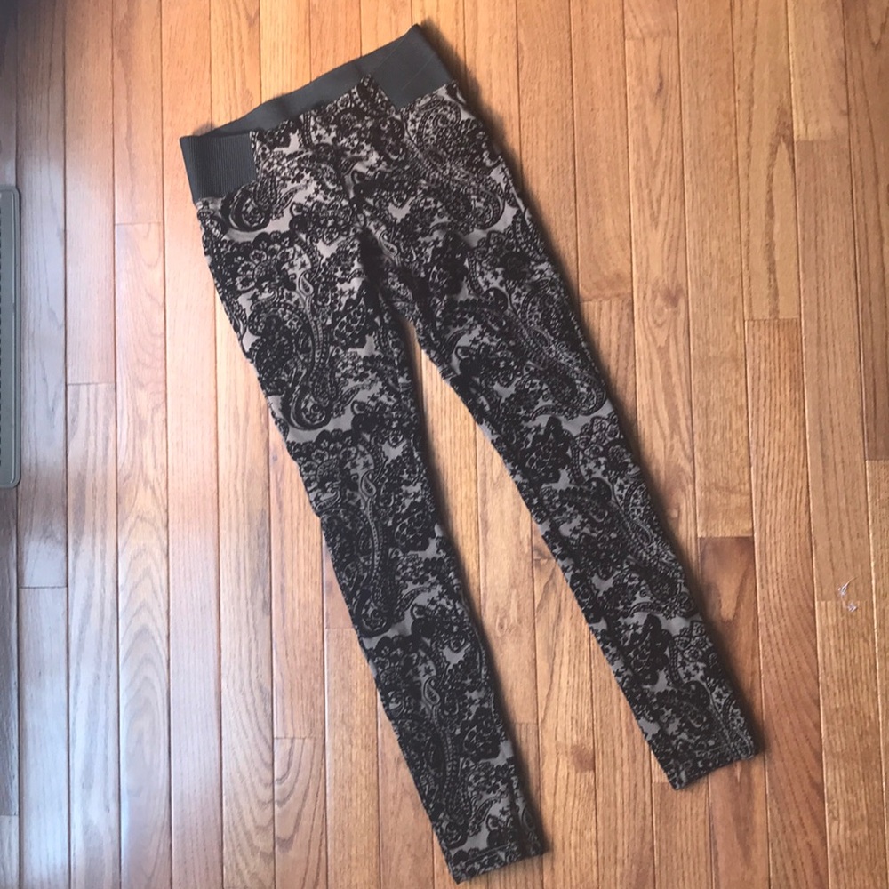 Beige Legging with Velvet textured design